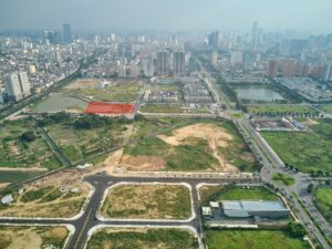 Khu đất được khoanh vùng đỏ trong khu vực đô thị mới ở Hà Nội, nhìn từ trên cao